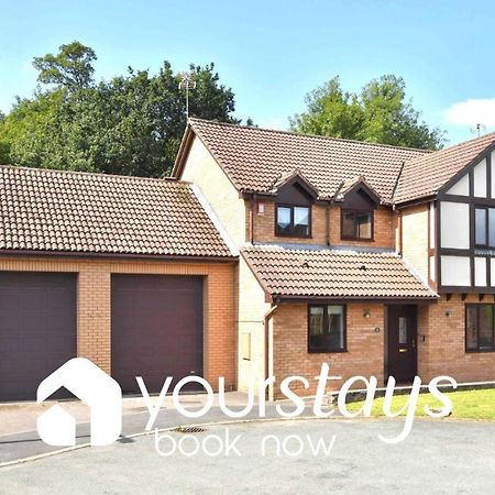 The Glade By Yourstays Huge Single Detached Holiday Home With Big Garden Newcastle-under-Lyme Exterior foto