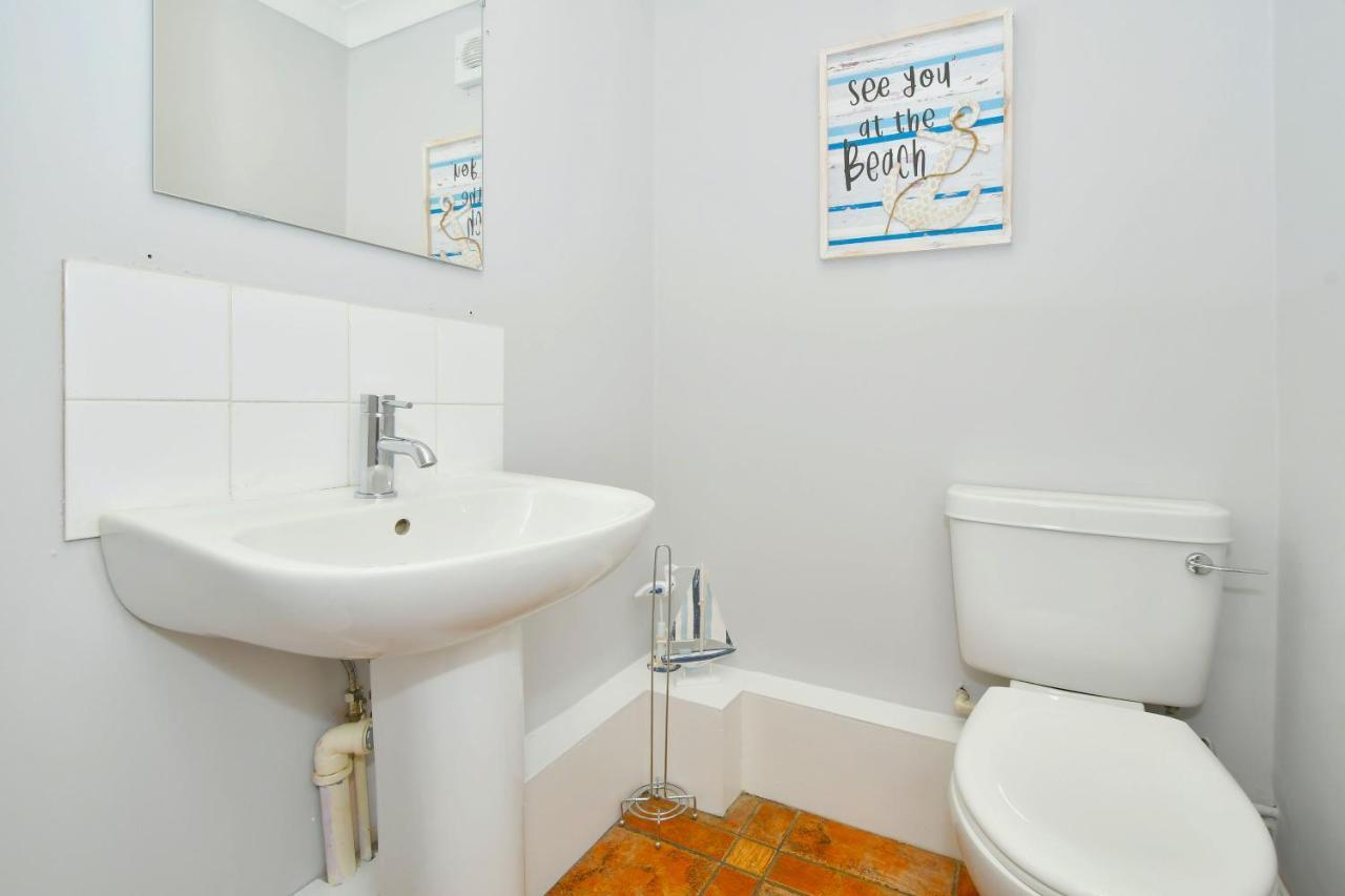 The Glade By Yourstays Huge Single Detached Holiday Home With Big Garden Newcastle-under-Lyme Exterior foto