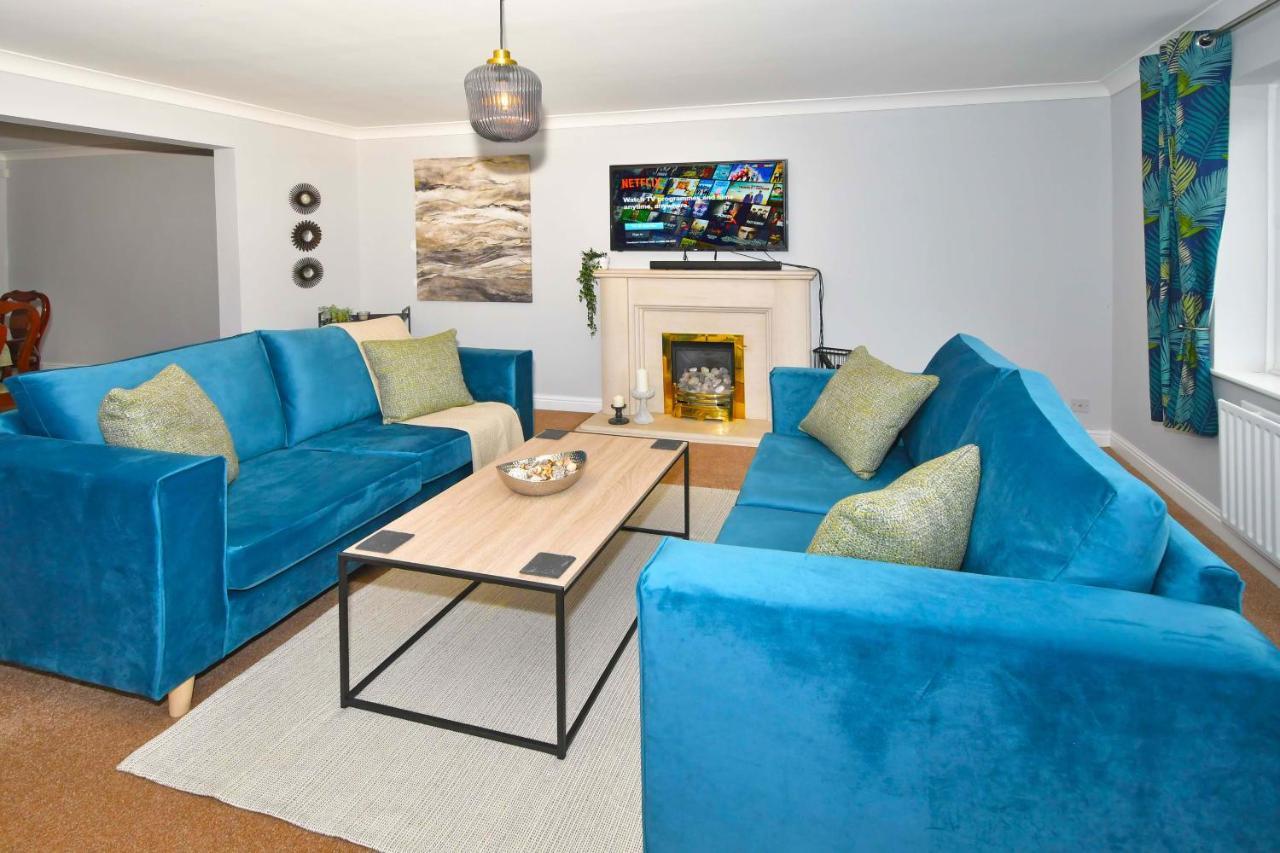The Glade By Yourstays Huge Single Detached Holiday Home With Big Garden Newcastle-under-Lyme Exterior foto